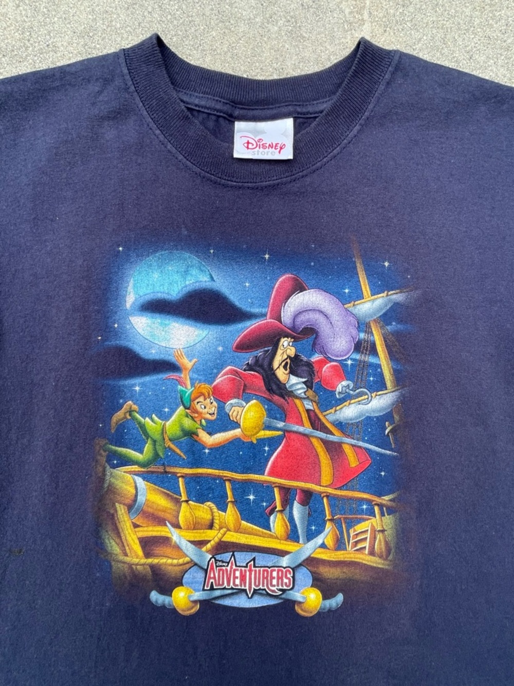 Vtg Disney Store Y2K Peter Pan Captain Hook Adventurers Graphic Tee Size Small